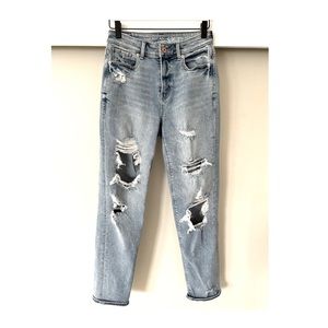 American Eagle | Stretch Ripped Mom Jeans